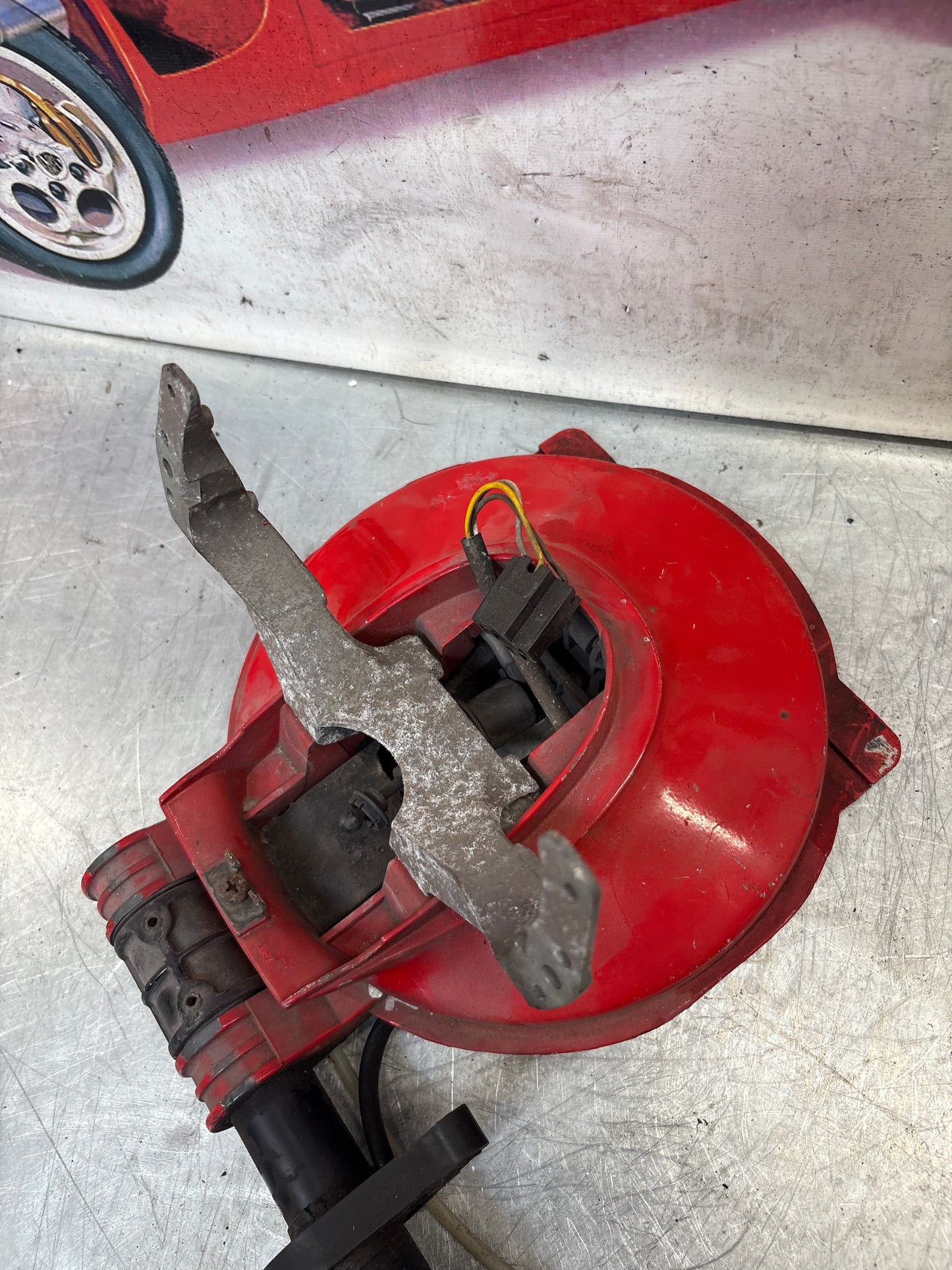 Porsche 928 left headlight swivel frame 92875024902 92875024302 used