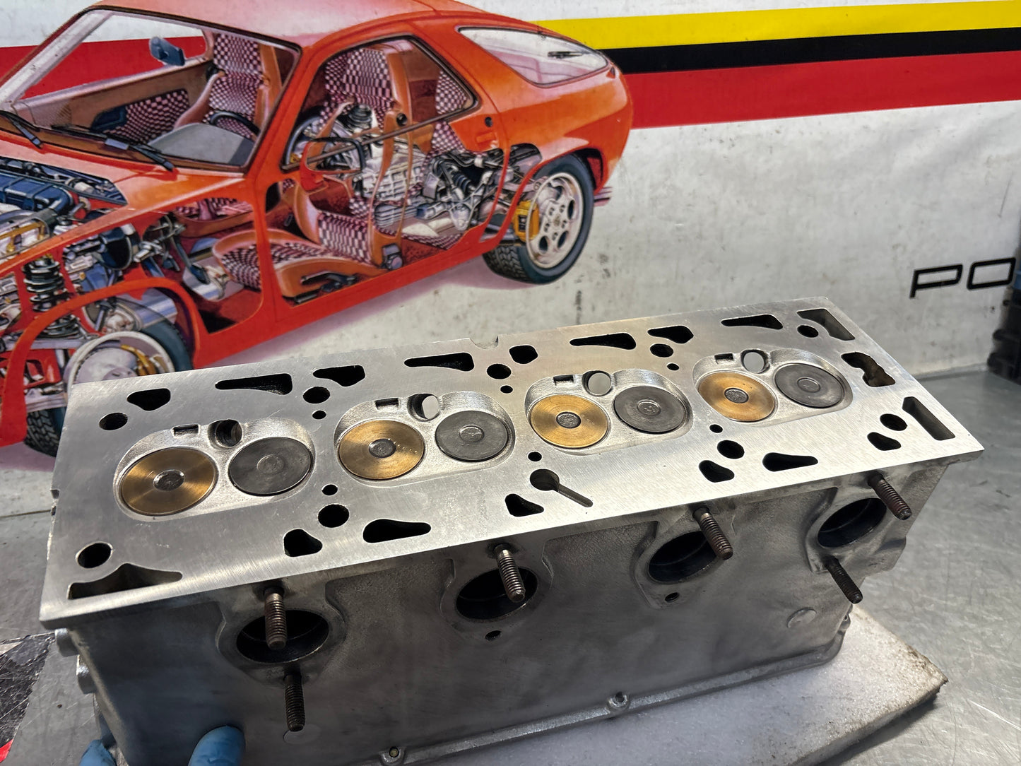 Porsche 924 Turbo reconditioned cylinder head without camshaft 9311043013R