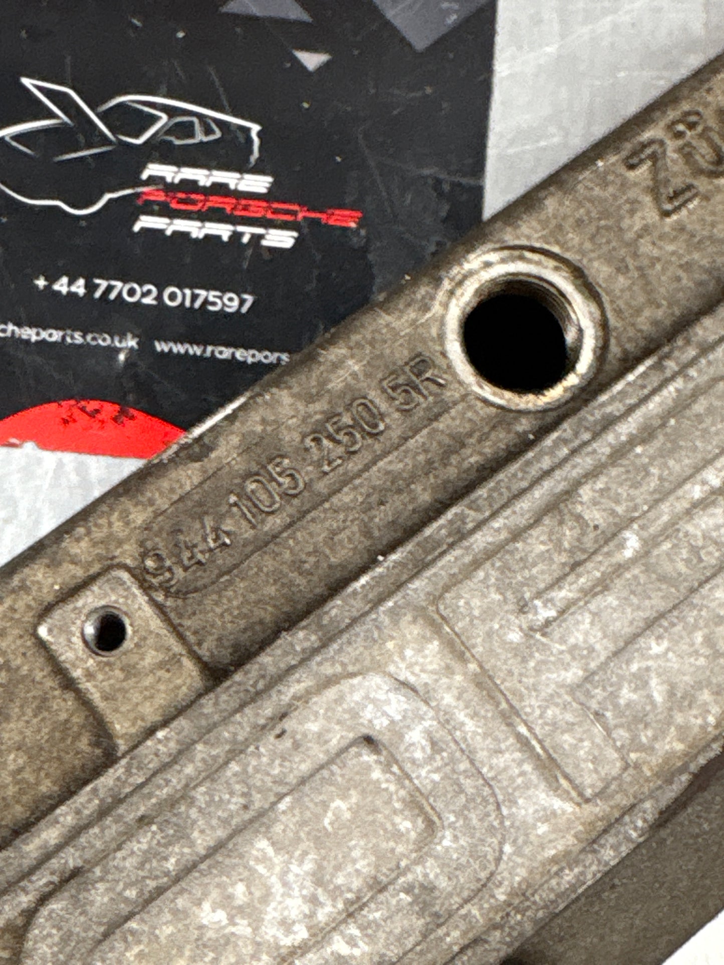 Porsche 924S 944 2.5 camshaft housing 9441052505R