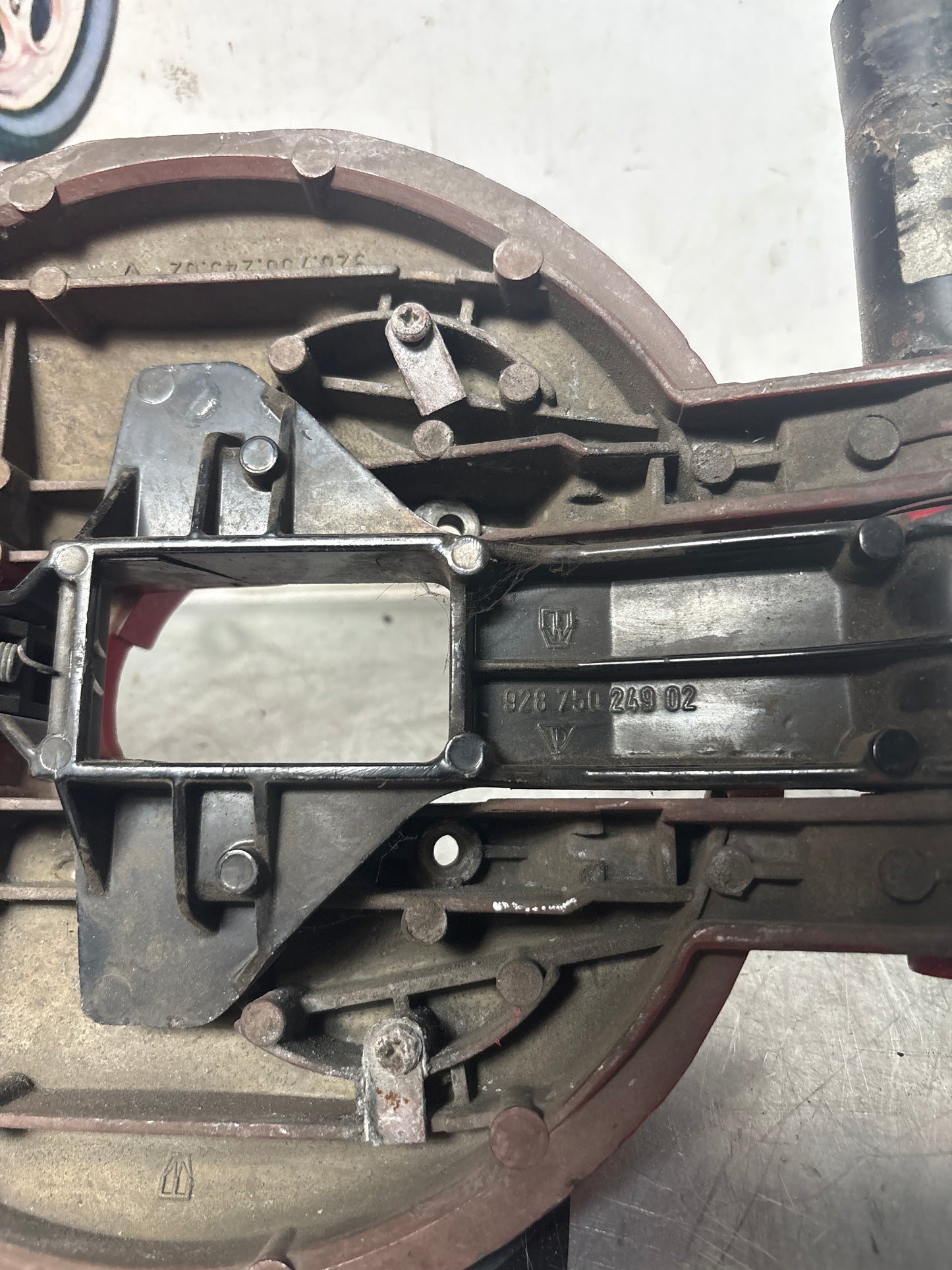 Porsche 928 right headlight swivel frame without bearing 92875024902 92875024302 used