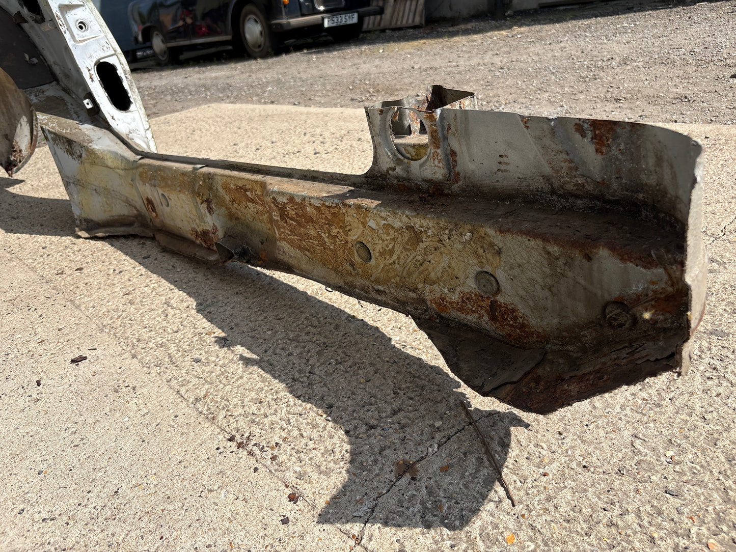 Porsche 924 left side cut, rear fender with sill