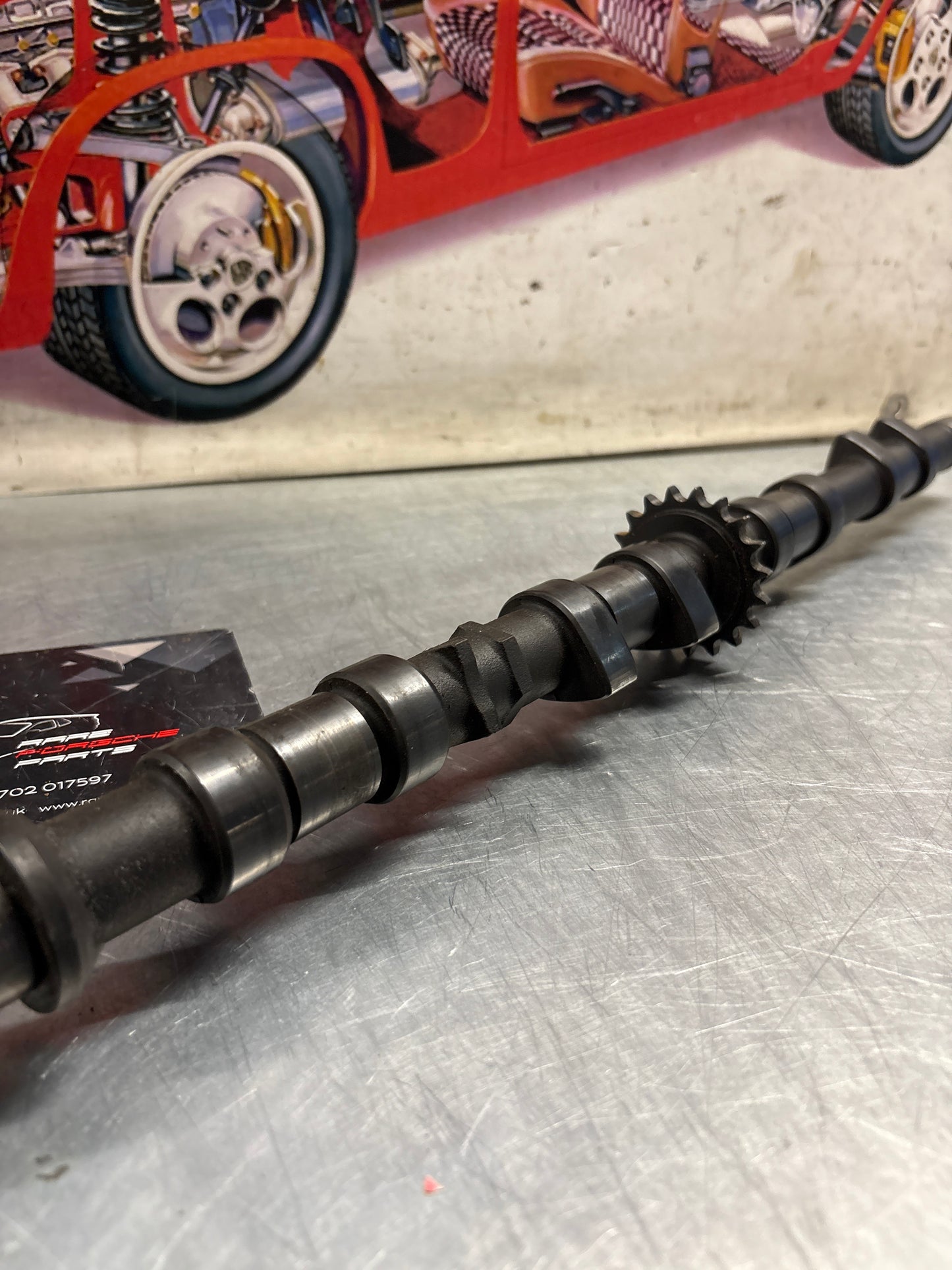 Porsche 928 S3 M28.45/46 engine Camshaft, exhaust side, cylinder 1-4, used 9281052931R / 92810529308
