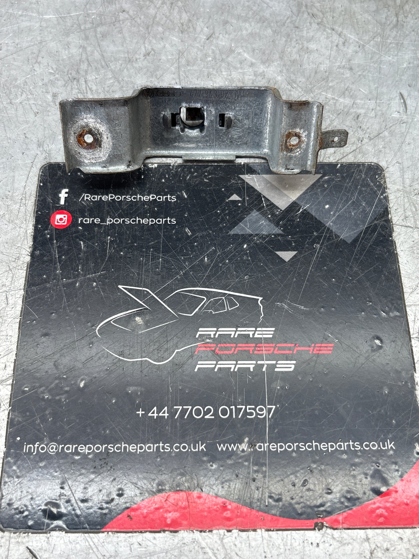 Alloggiamento luce targa posteriore Porsche 924 / 944 477943021A