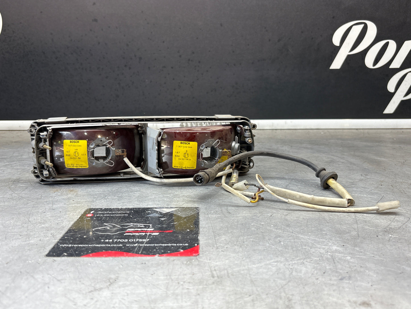 Porsche 944 S2 Turbo Right foglight 95163121100 / 0305200701