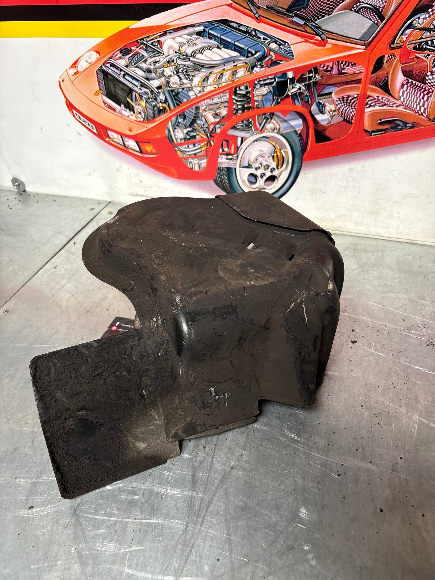 Porsche 944 85.5- fuel pump cover plate 94420133100