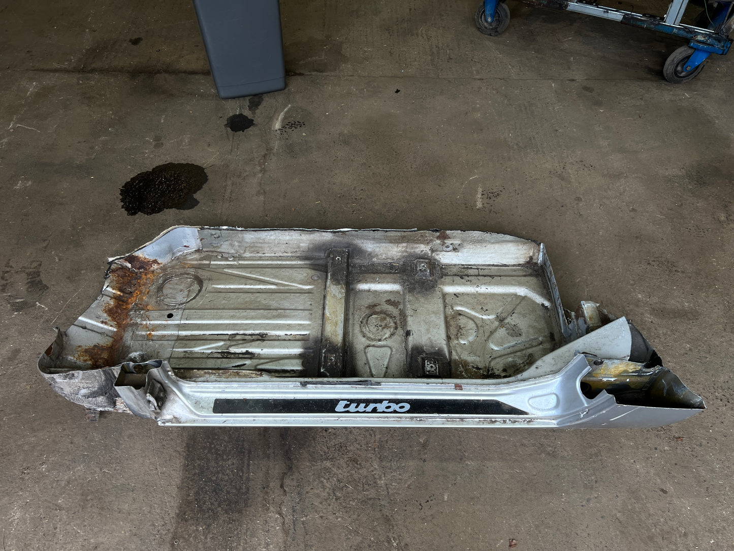 Porsche 924 Turbo RHD left floor pan section with sill 94450150100