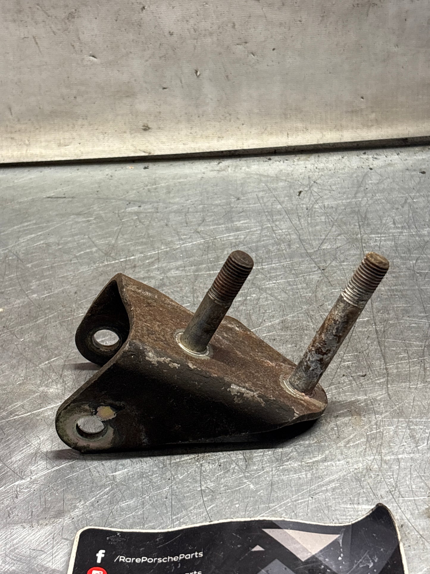 Porsche 928S/S4 Wishbone stabilizer bracket, right, used 92834109106