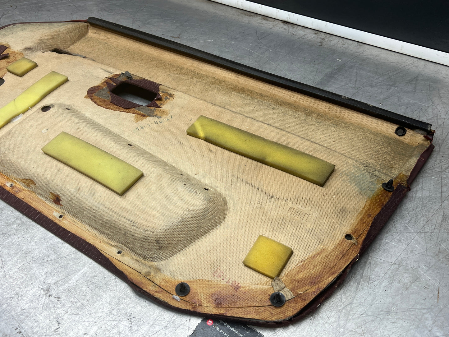 Porsche 944 left burgundy pinstripe door card for late cars from 85.5 944555017