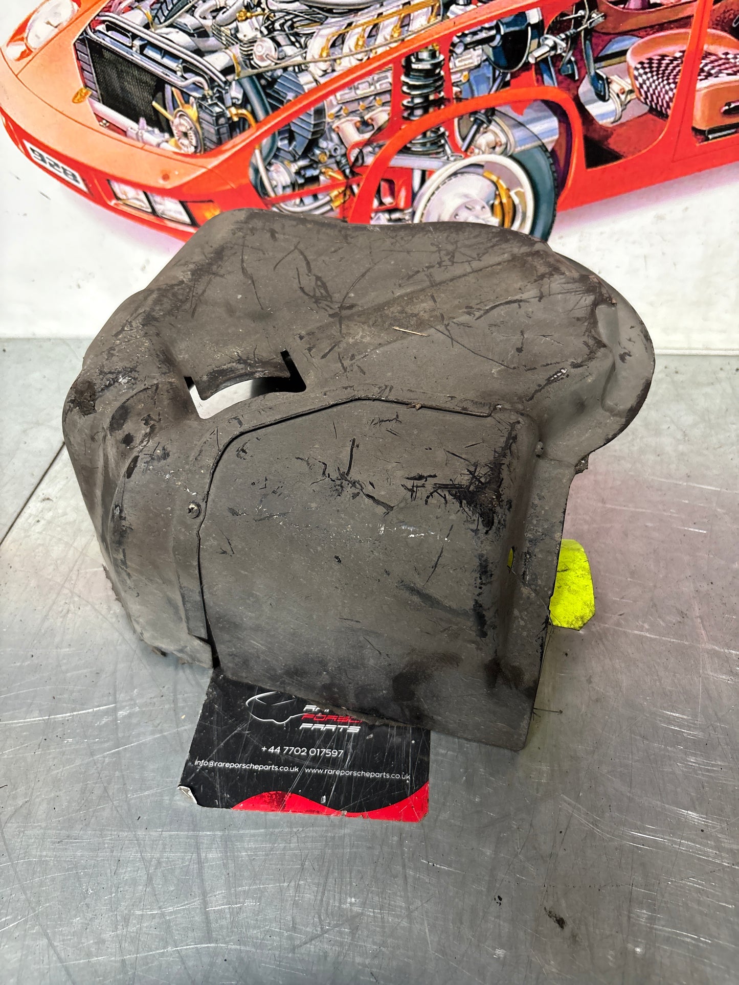 Porsche 968 - fuel pump cover plate 94420133100