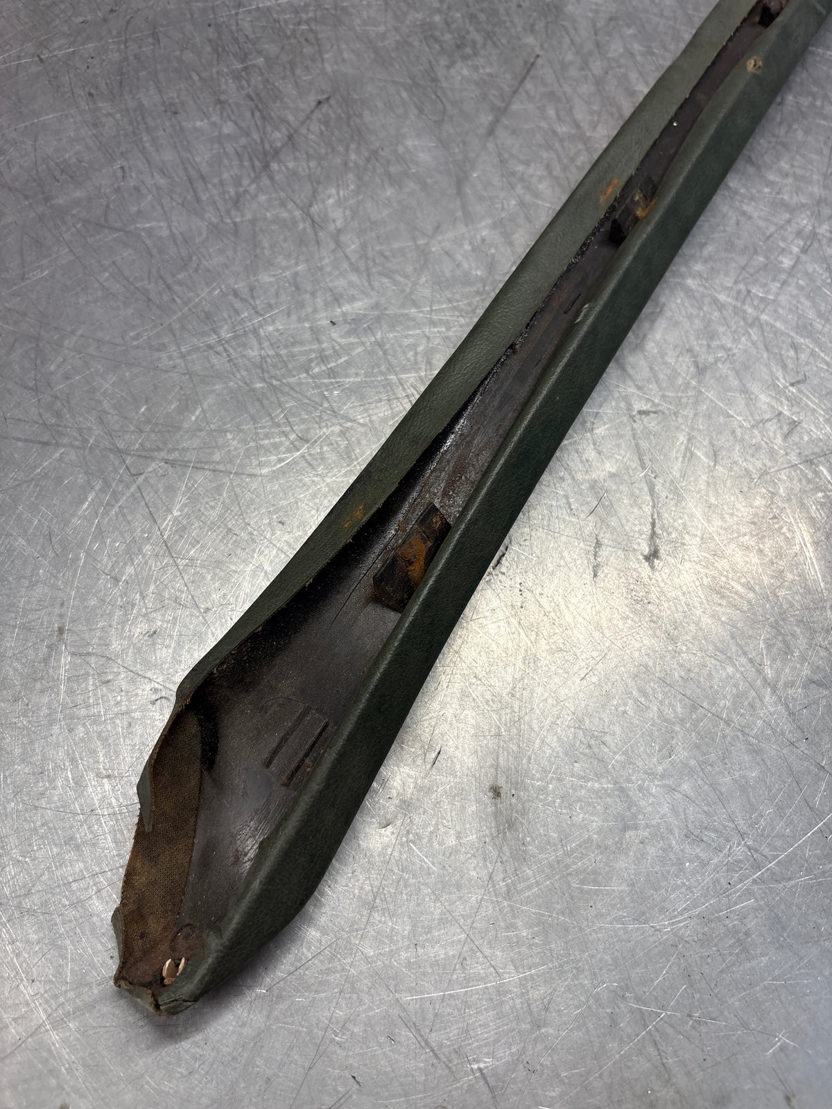Porsche 928 tailgate trim, right, off side, green, 92855503802, used