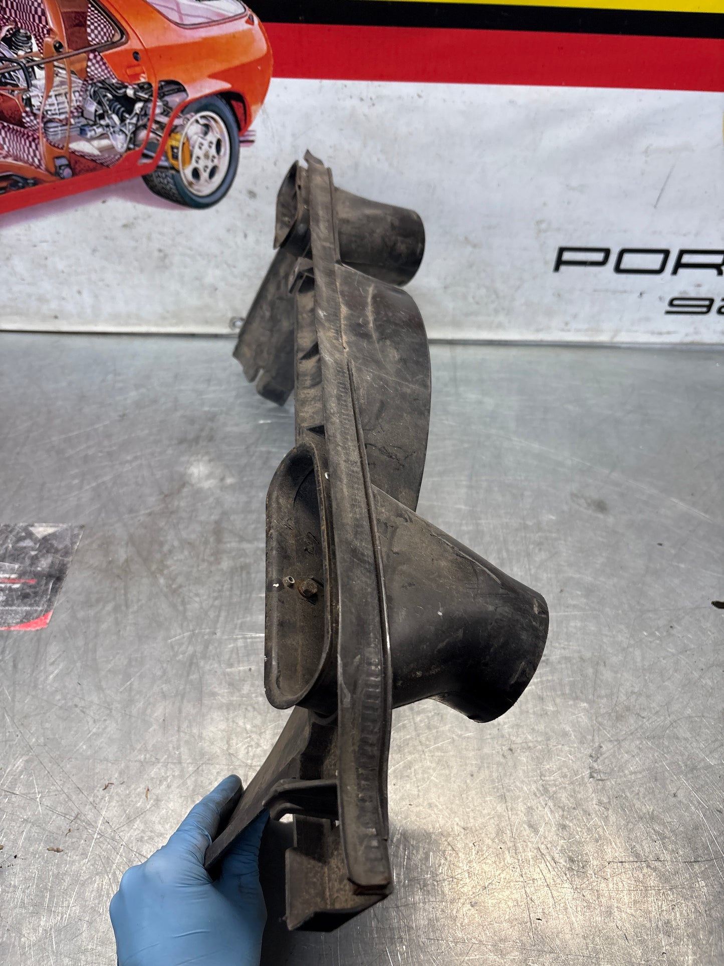 Porsche 928 S2 Upper Cooling Fan Shroud 92810626102 Top Fan Shroud