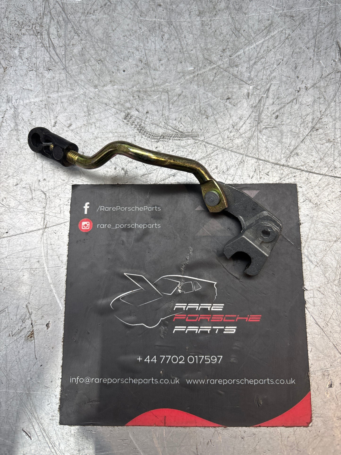 Porsche 944 right O/S outer Door Handle linkage, 94453726202, new