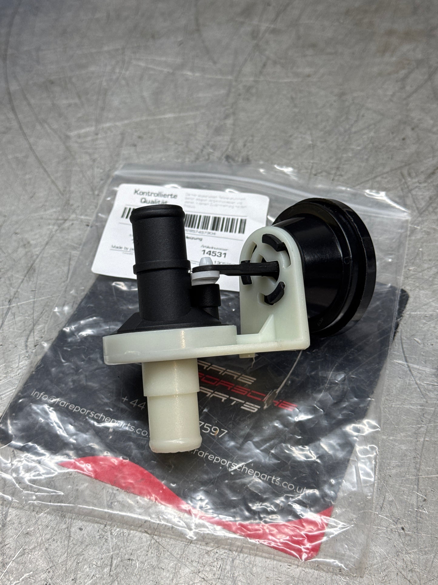 Porsche 928 heater valve 92857457304 (NEW)