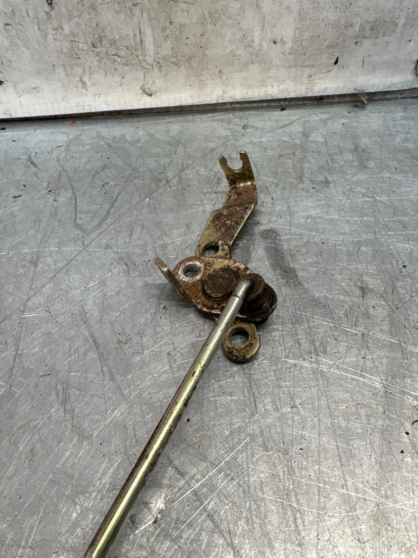 Porsche 924/944 tailgate lever with rod 94451209500, 94451209100 used early type