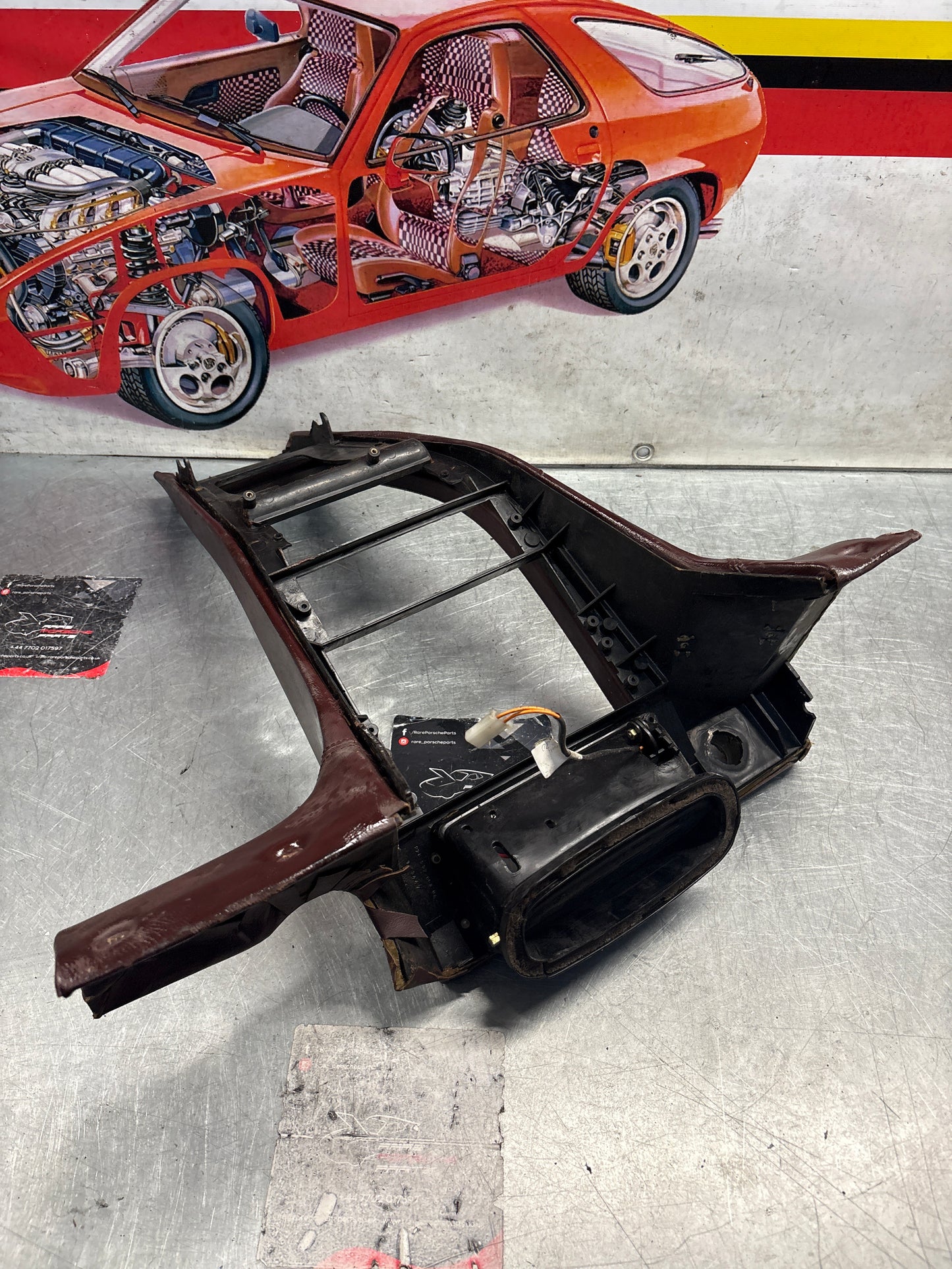 Porsche 928 Center console, used 92855206304 burgundy
