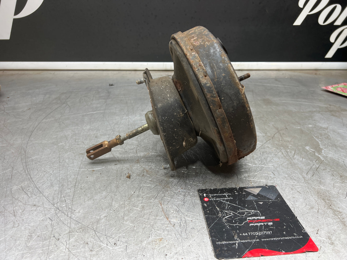 Porsche 944 924 brake booster, used 477611907H