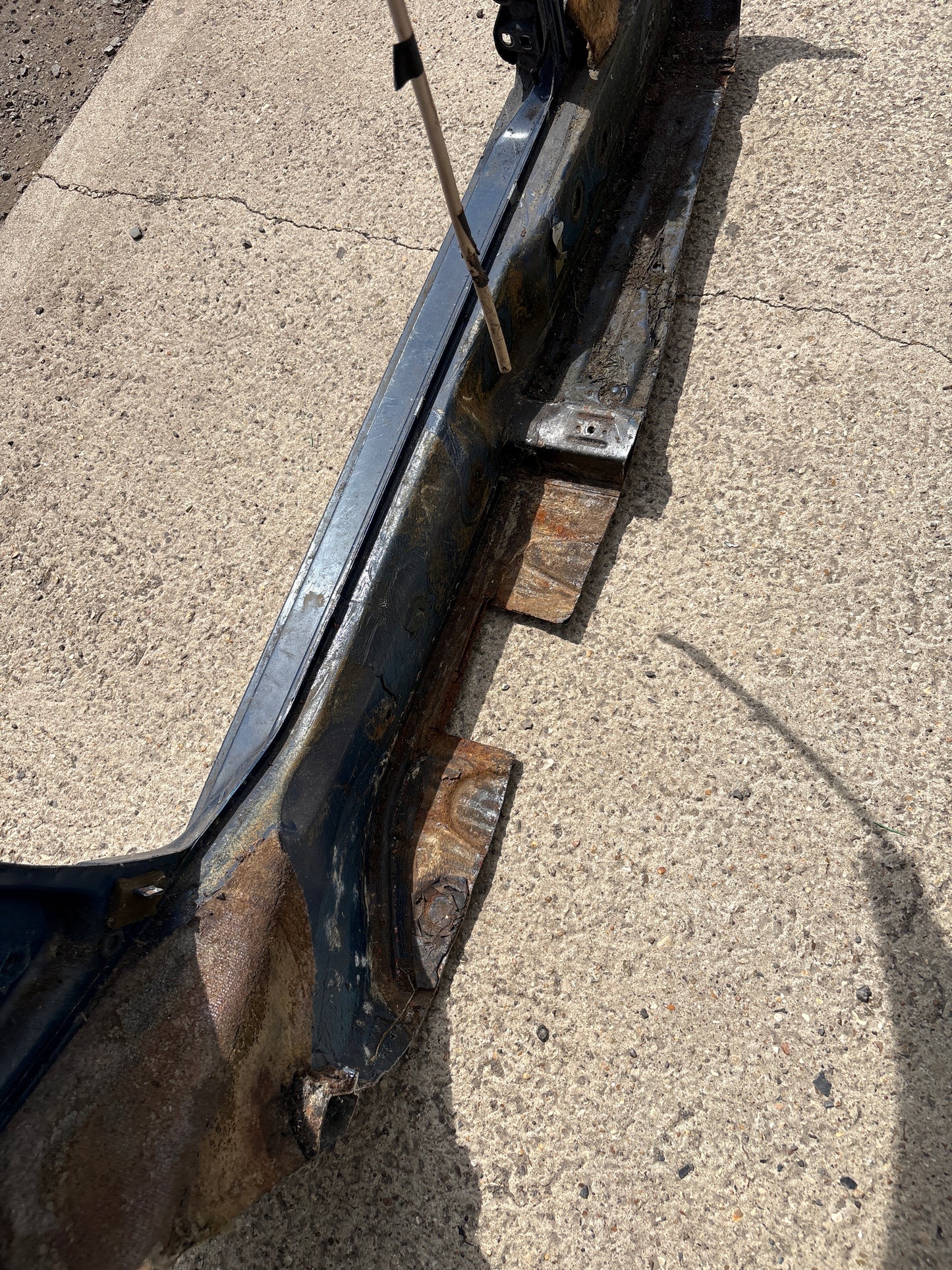 Porsche 924 1983 left side cut, rear fender with sill