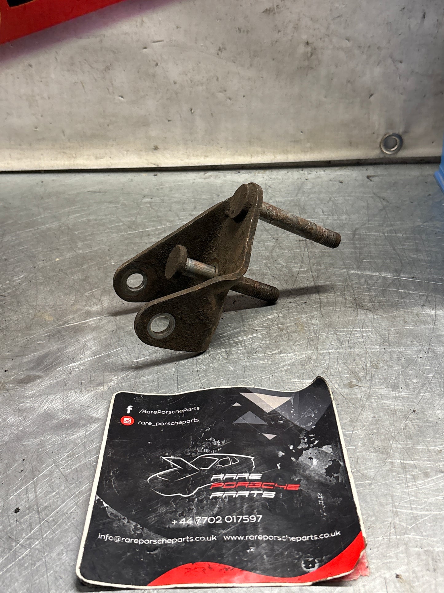 Porsche 928S/S4 Wishbone stabilizer bracket, right, used 92834109106