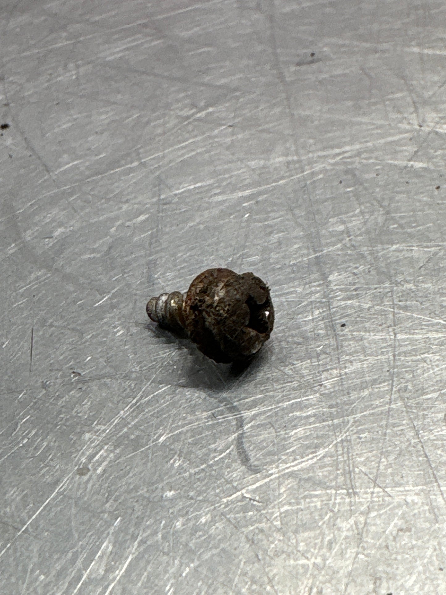 Porsche 928 oval head screw, used 90014310402