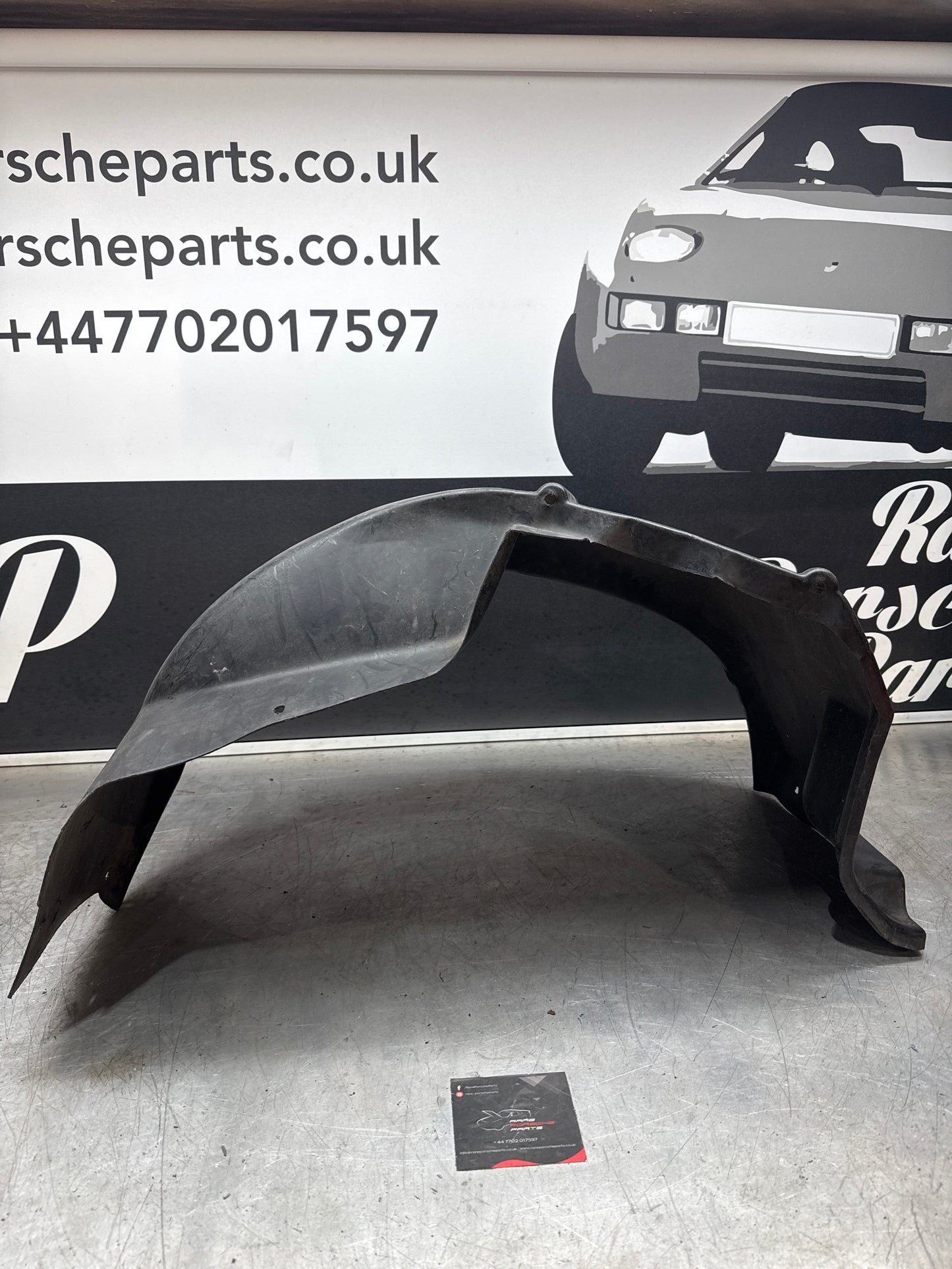 Porsche 928 wheel arch liner  Left 92850438105 Used