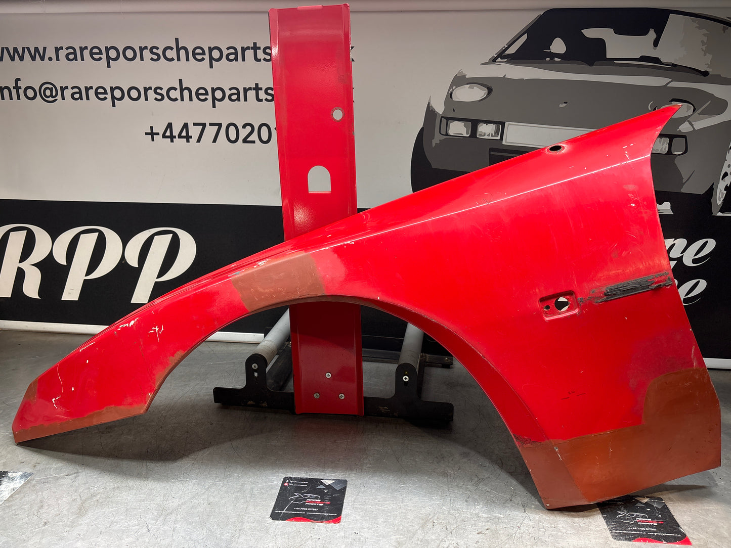 Porsche 944 early left front wing, used 93150302103 no rust, with aerial hole