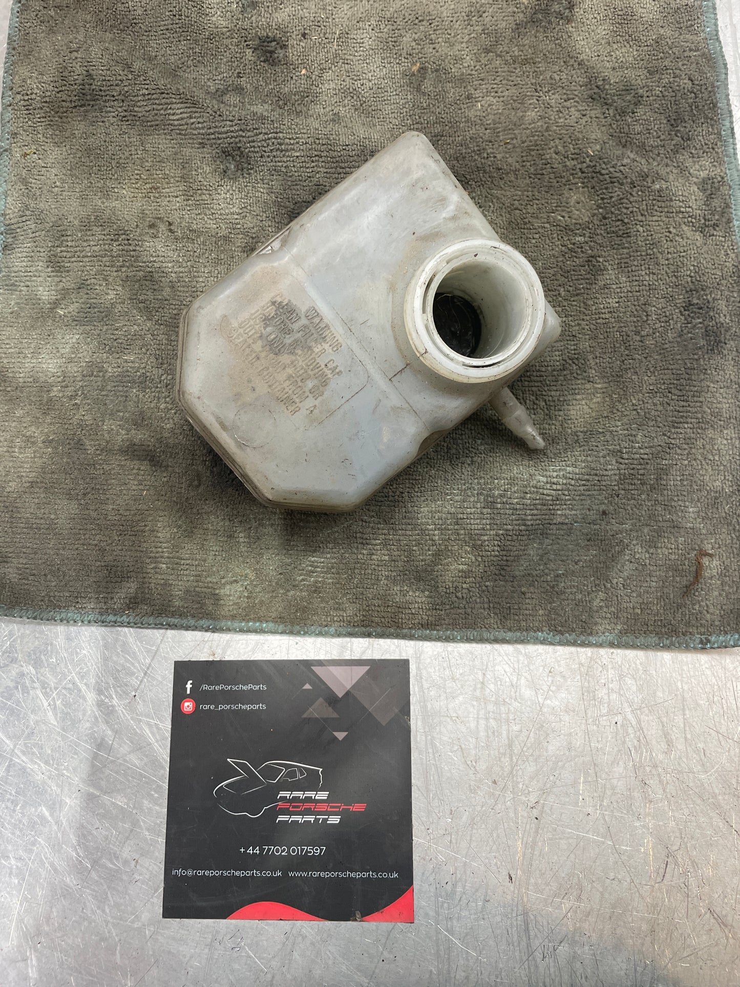 Porsche 924 (1980,80-85) 924S (86-88) 944 (82-85) Brake fluid reservoir, used 477611303B