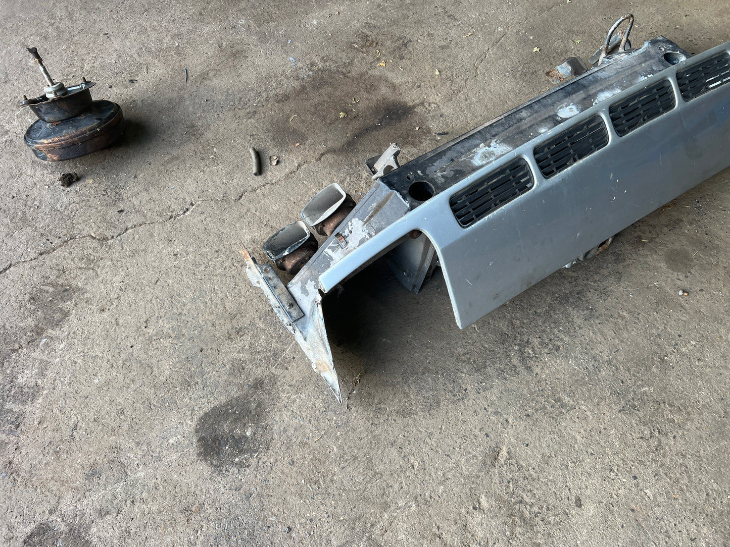 Porsche 924 Turbo front panel, badge panel used 477805593A