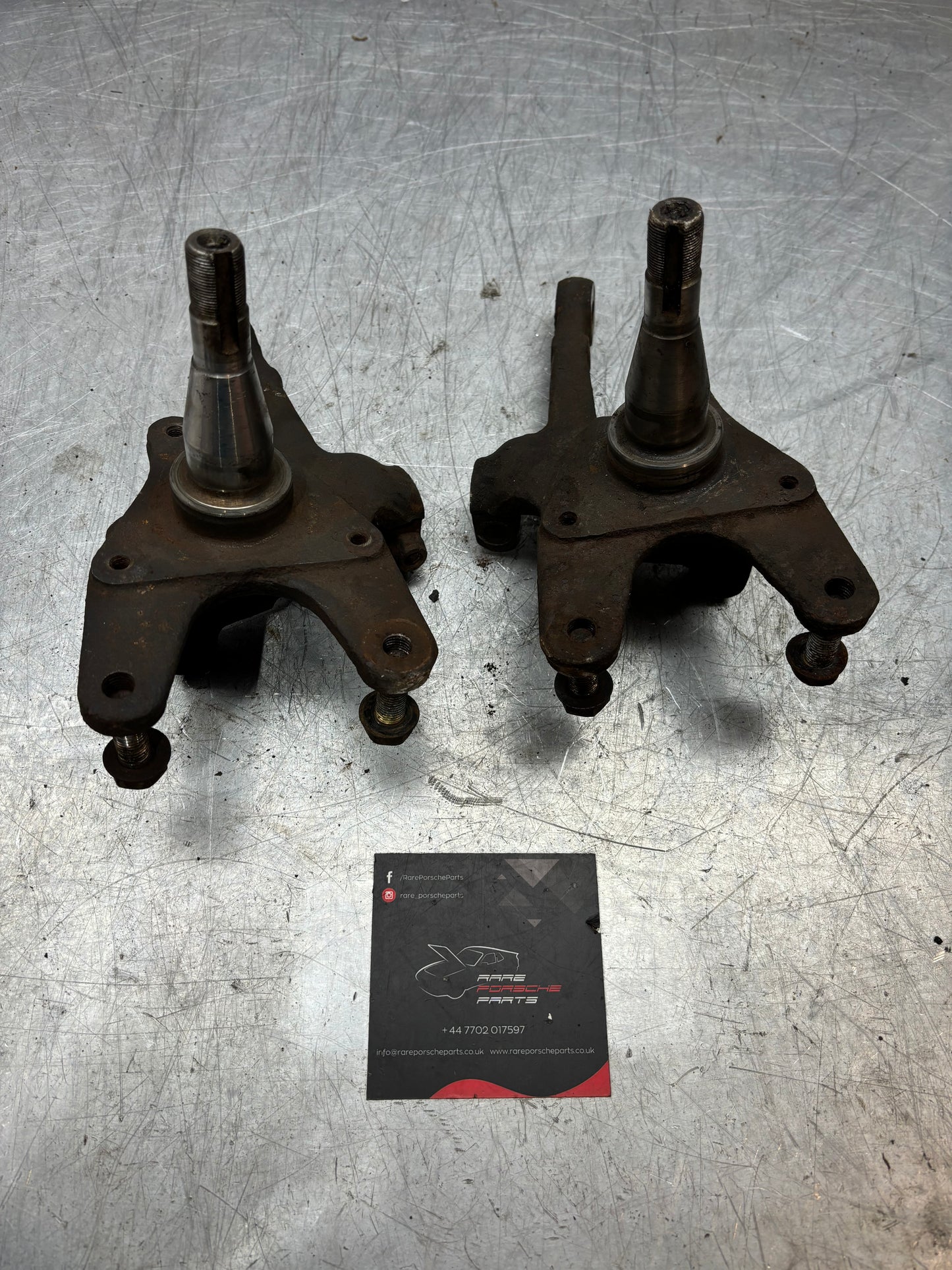 Porsche 924 76-78 pair of Front Spindle, knuckle, 477407312G 477407311G, used