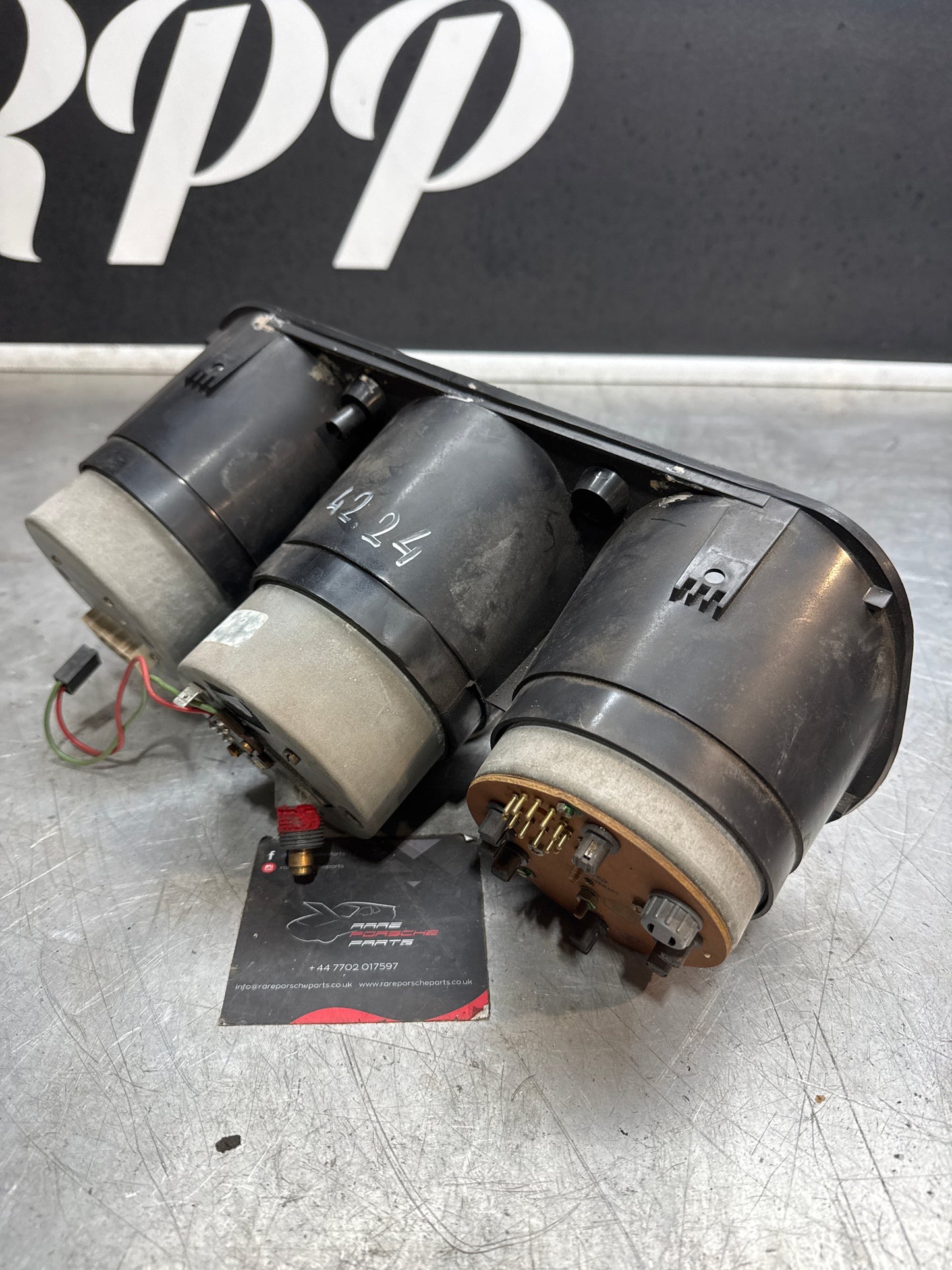 Porsche 944 complete set of instruments , used 38382 miles 94464131000 / 94464103600 / 94464120701