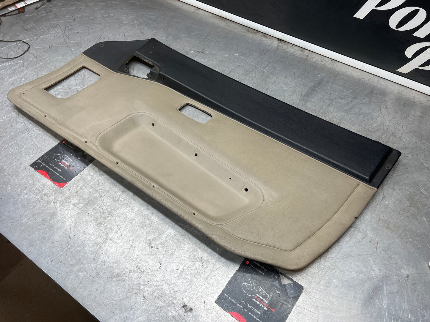 Porsche 944 right door card black / cream for late cars from 85.5 944555018