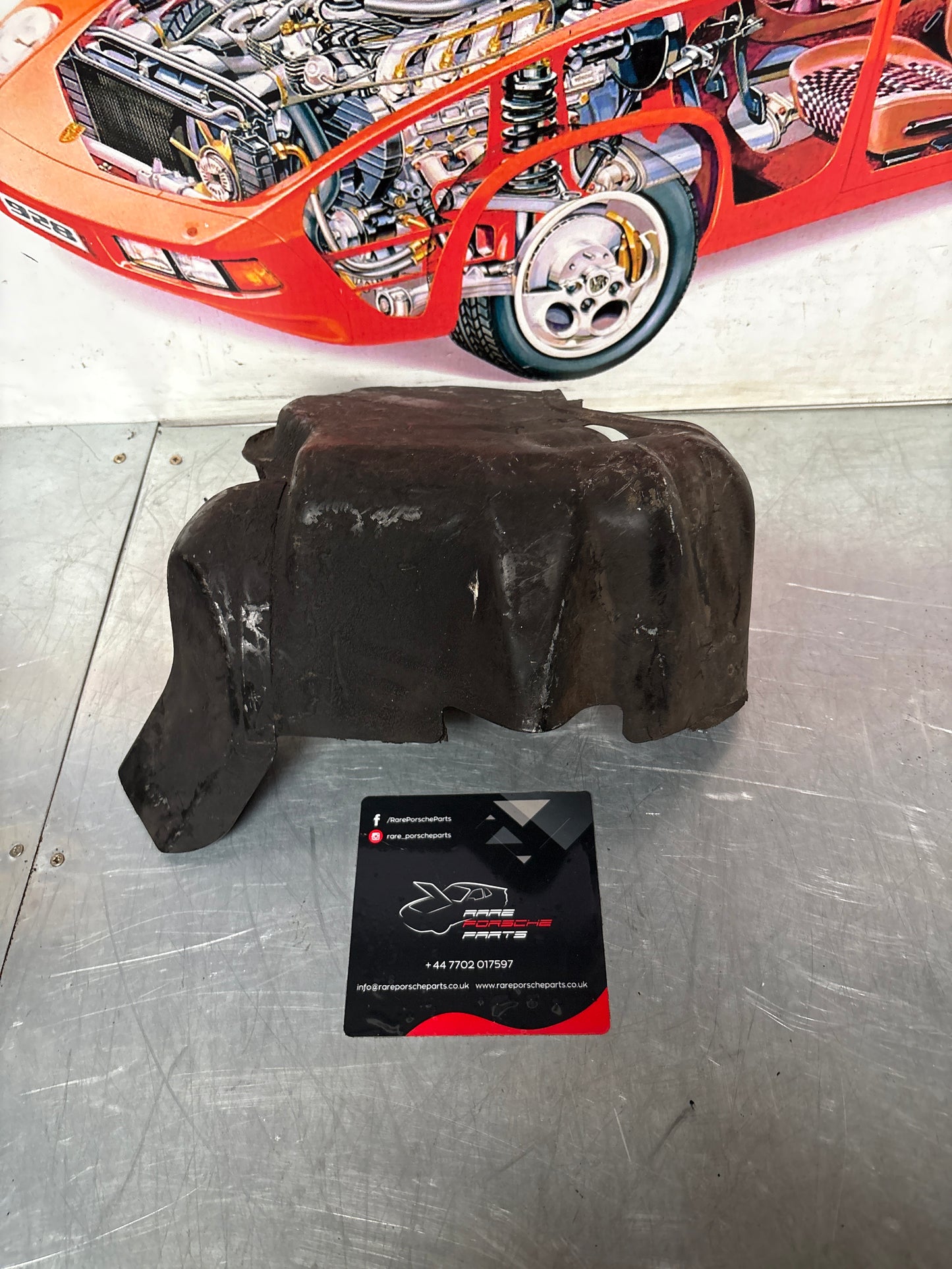 Porsche 968 - fuel pump cover plate 94420133100