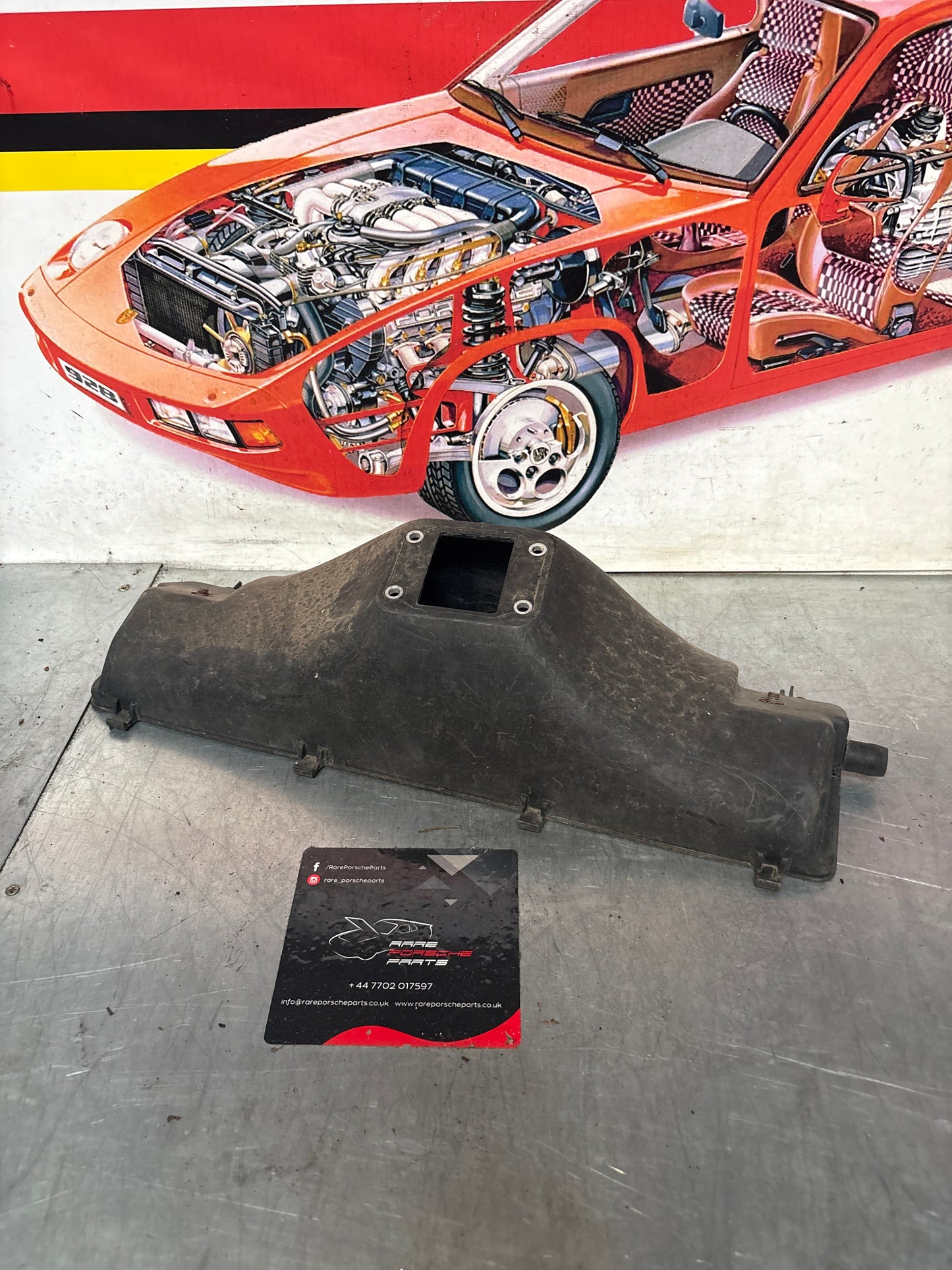 Porsche 928 Air cleaner housing lower part, used 92811021100