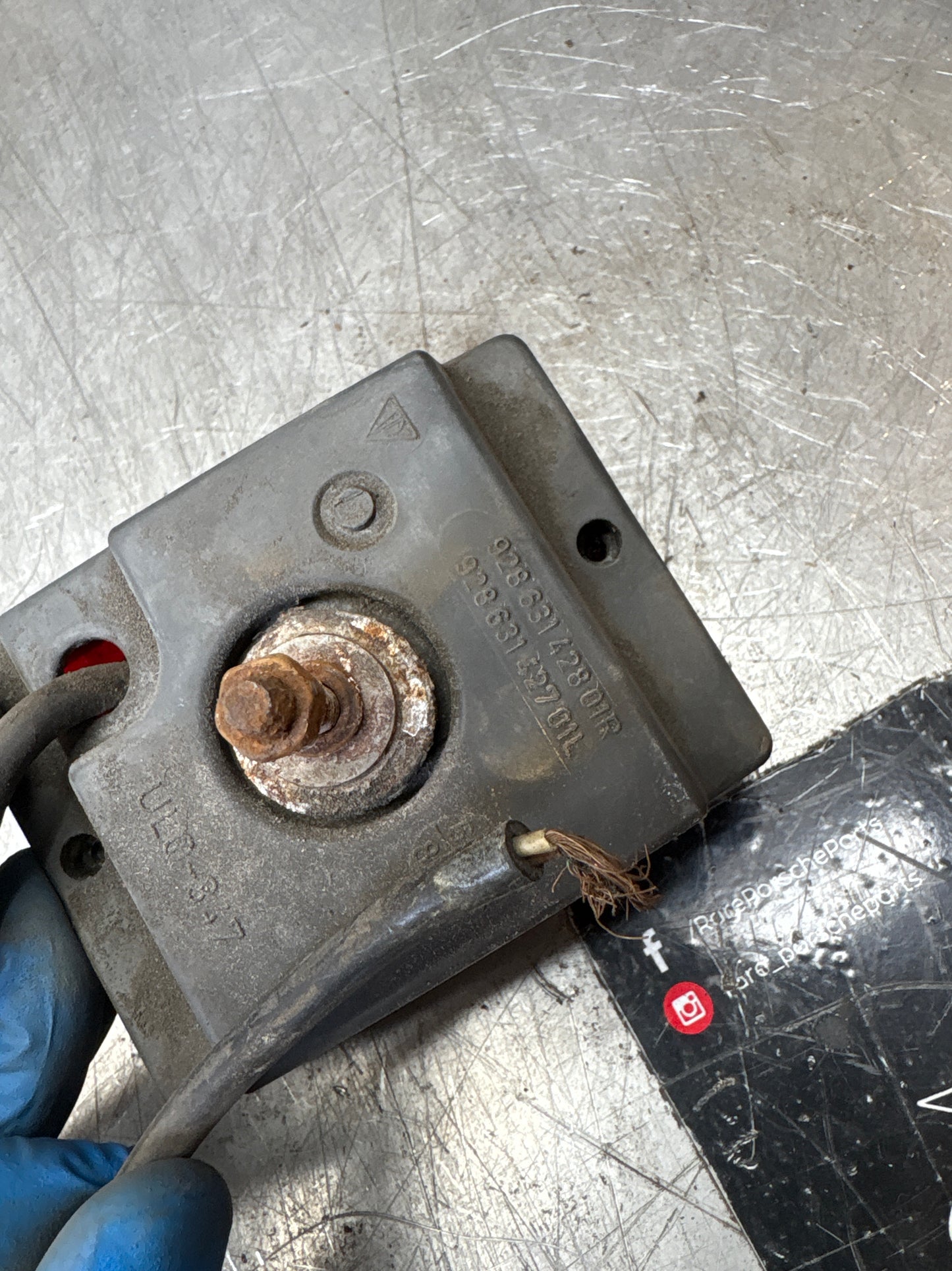 Porsche 928 left rear fogliht, used 92863142801R / 92863142701L spares or repair