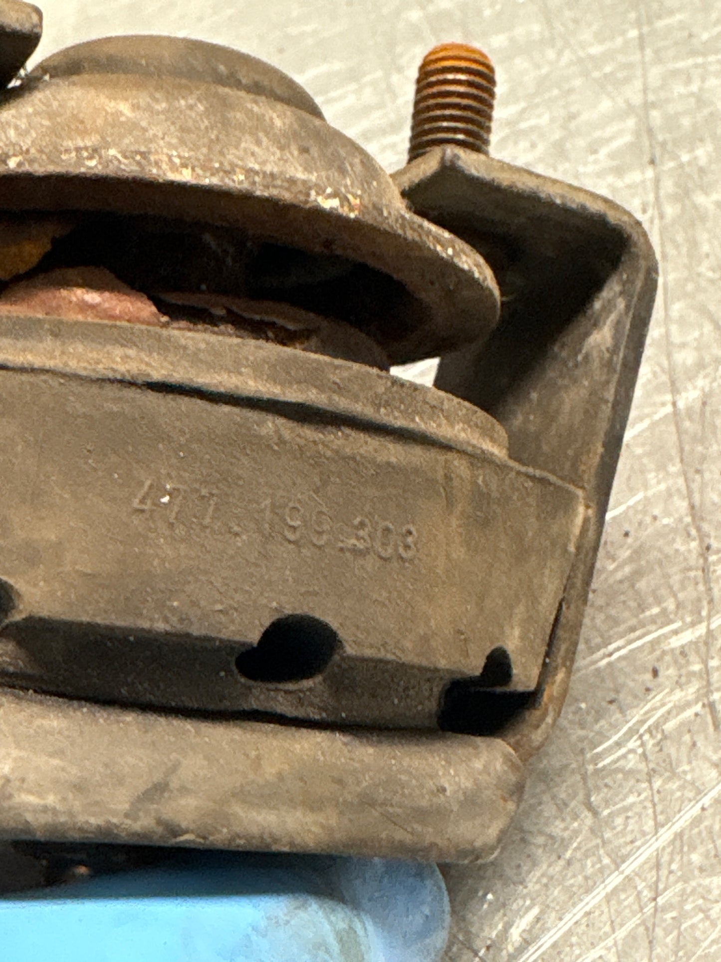 Porsche 924 engine mount. spring type. 2.0 models 477199303 used