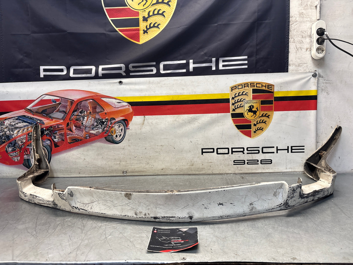 Porsche 928 front spoiler, for spares or repair 92850507103
