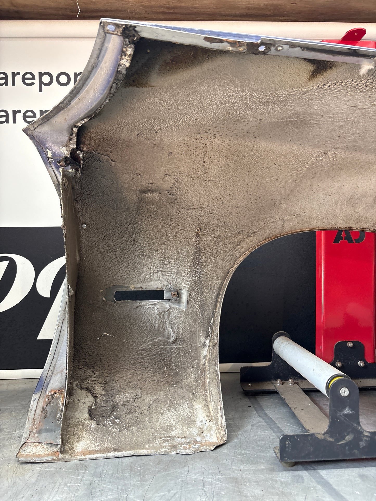 Porsche 928 -87 front left wing, 92850301103 used