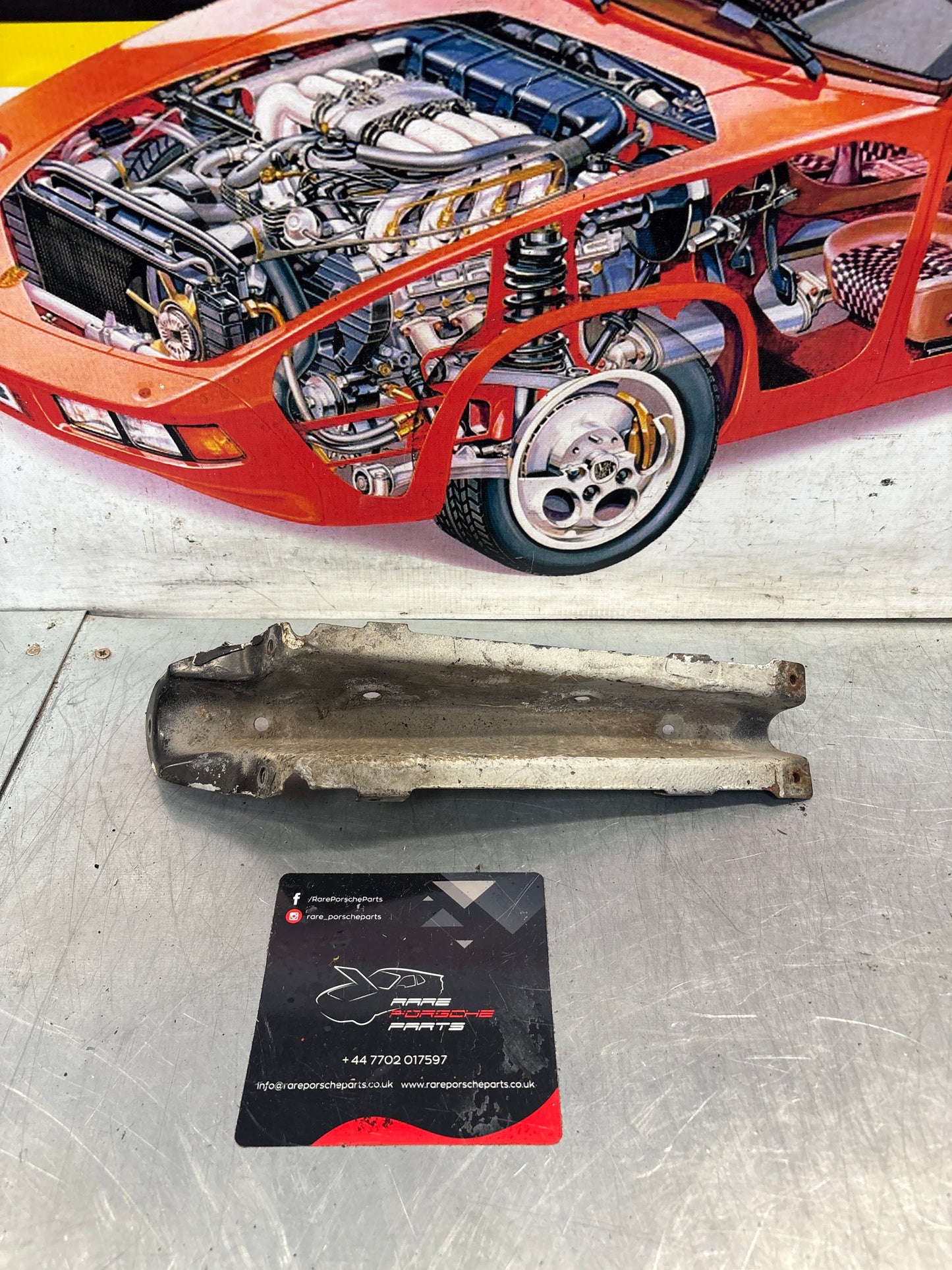 Porsche 928 78-82 Wing strut support, used 92850331702