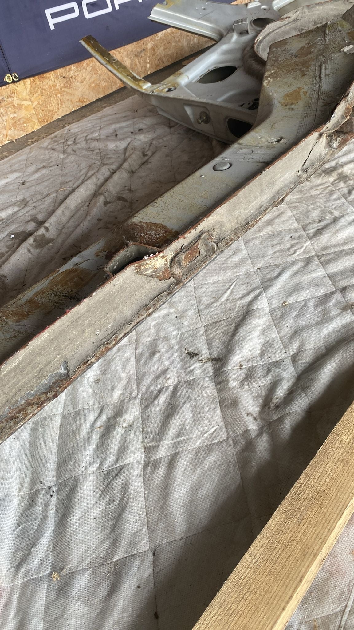 Porsche 924 76-79 Right sill / fender section, 477809602B cut