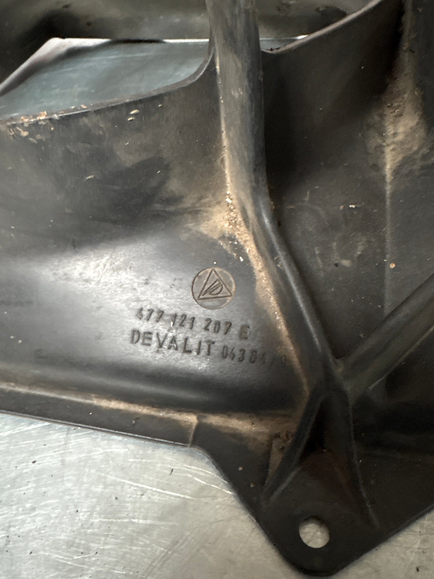 Porsche 924 / 924 Turbo / 944 twin radiator housing, used 477121207E / 477959455C