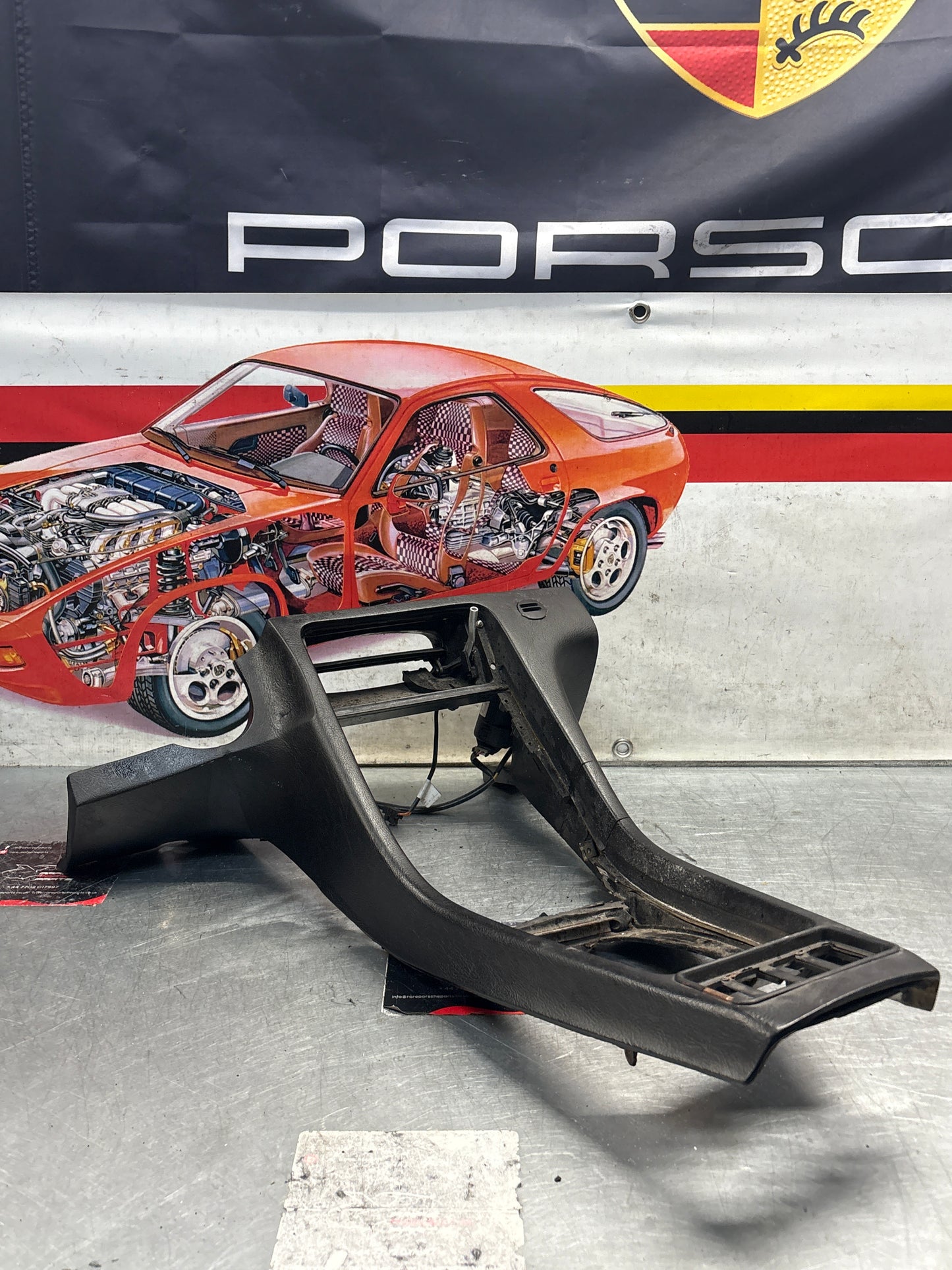 Porsche 928 Center console, used for spares or repair 92855206304 black