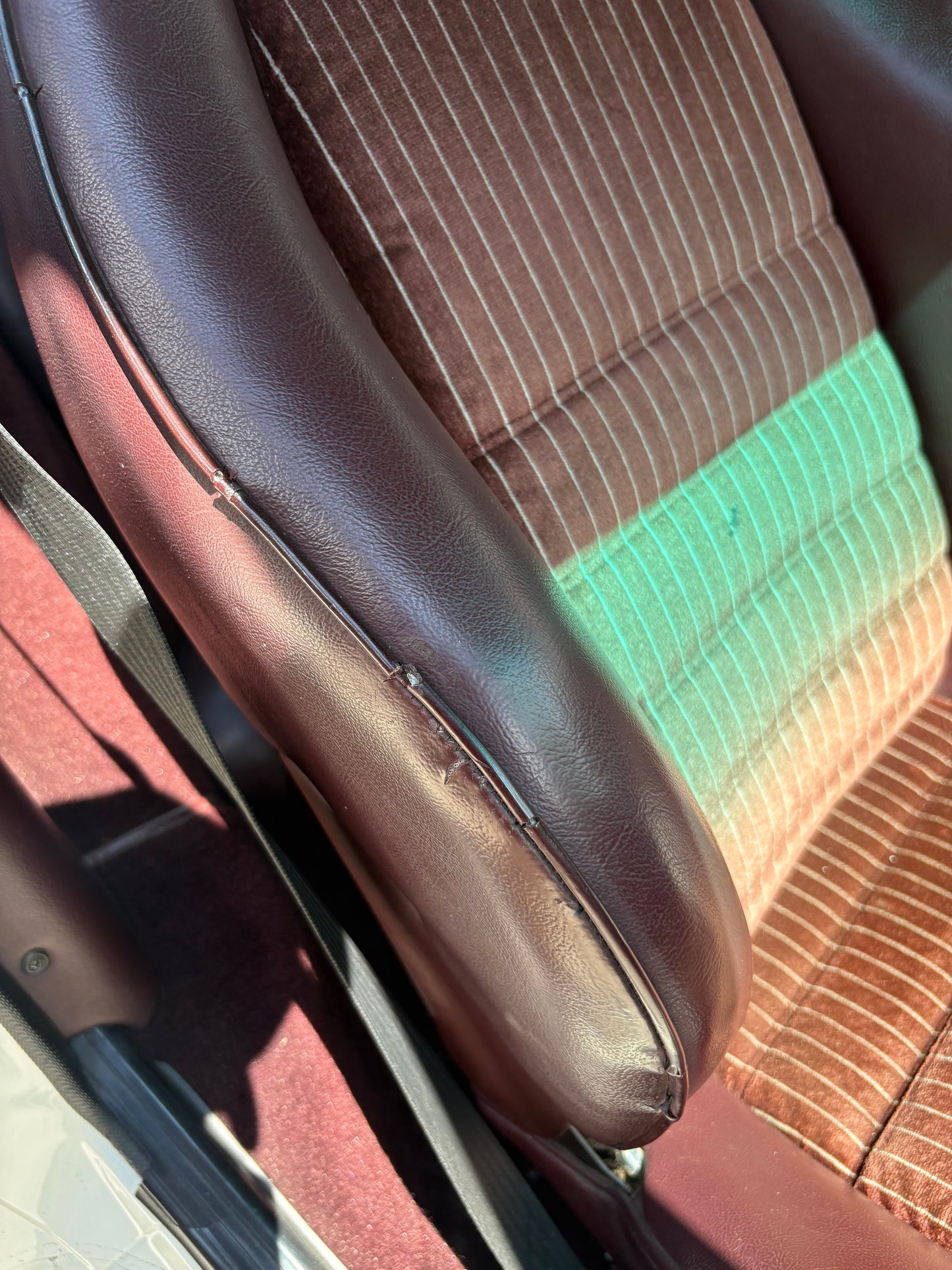 Porsche 944 Turbo/S2 complete Burgundy Interior with Recaro Sport seats, LHD