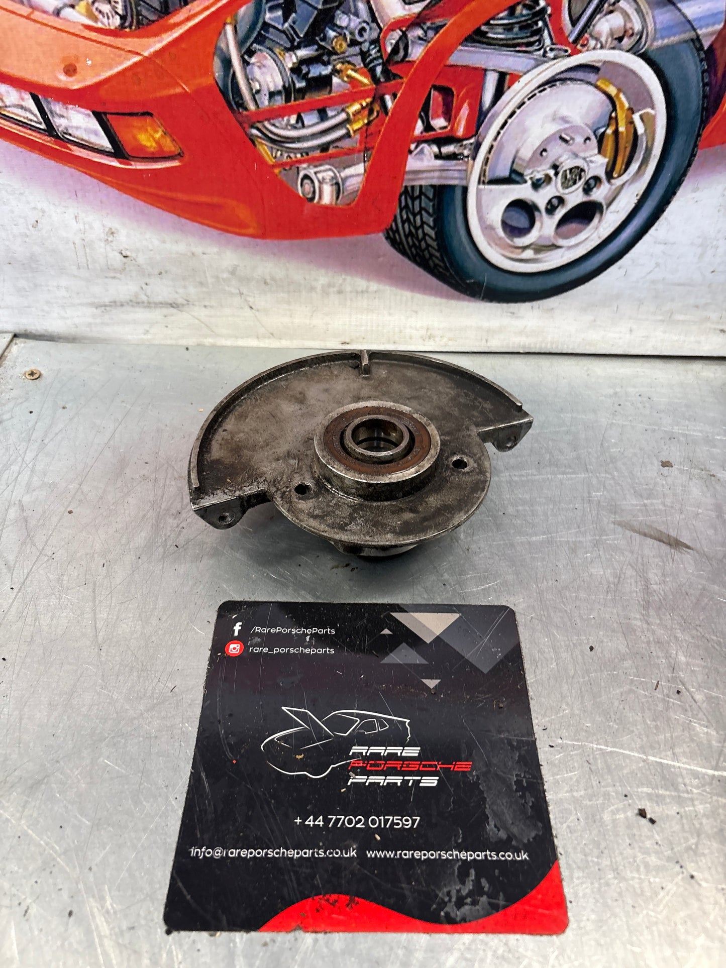 Porsche 928 camshaft cover bearing, used 9281051193R