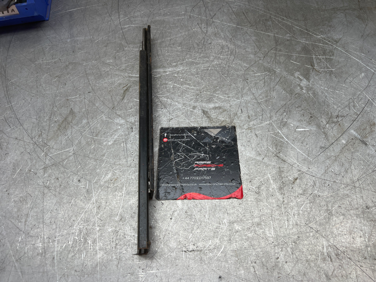 Porsche 924 944 911 seat runner 94452149100