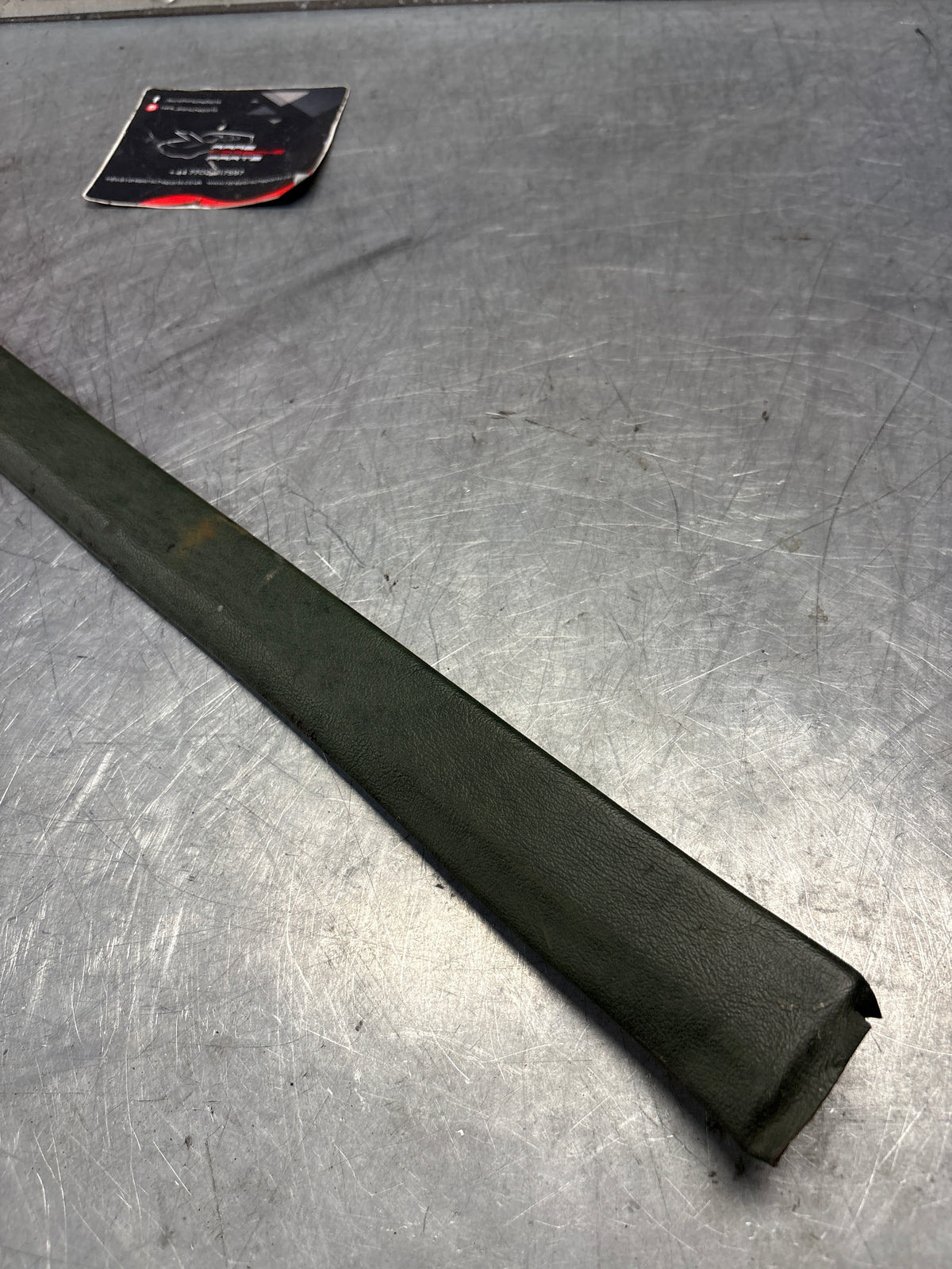 Porsche 928 tailgate trim, right, off side, green, 92855503802, used