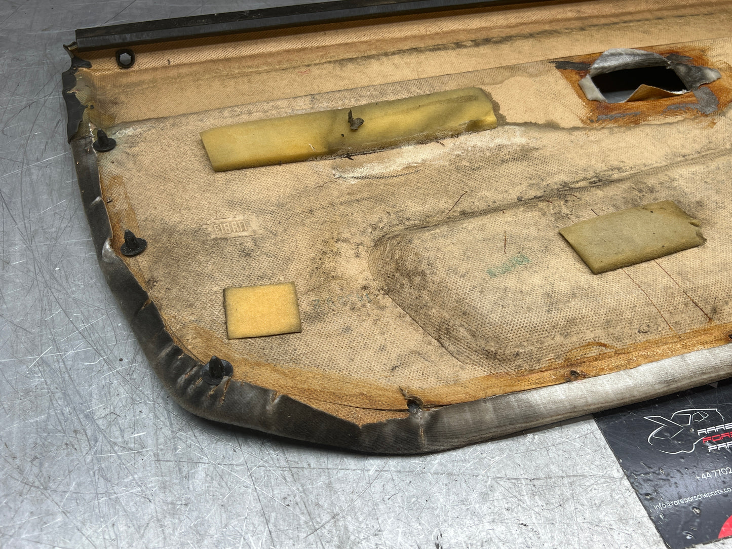 Porsche 944 right door card black / white pinstripe for late cars from 85.5 944555018