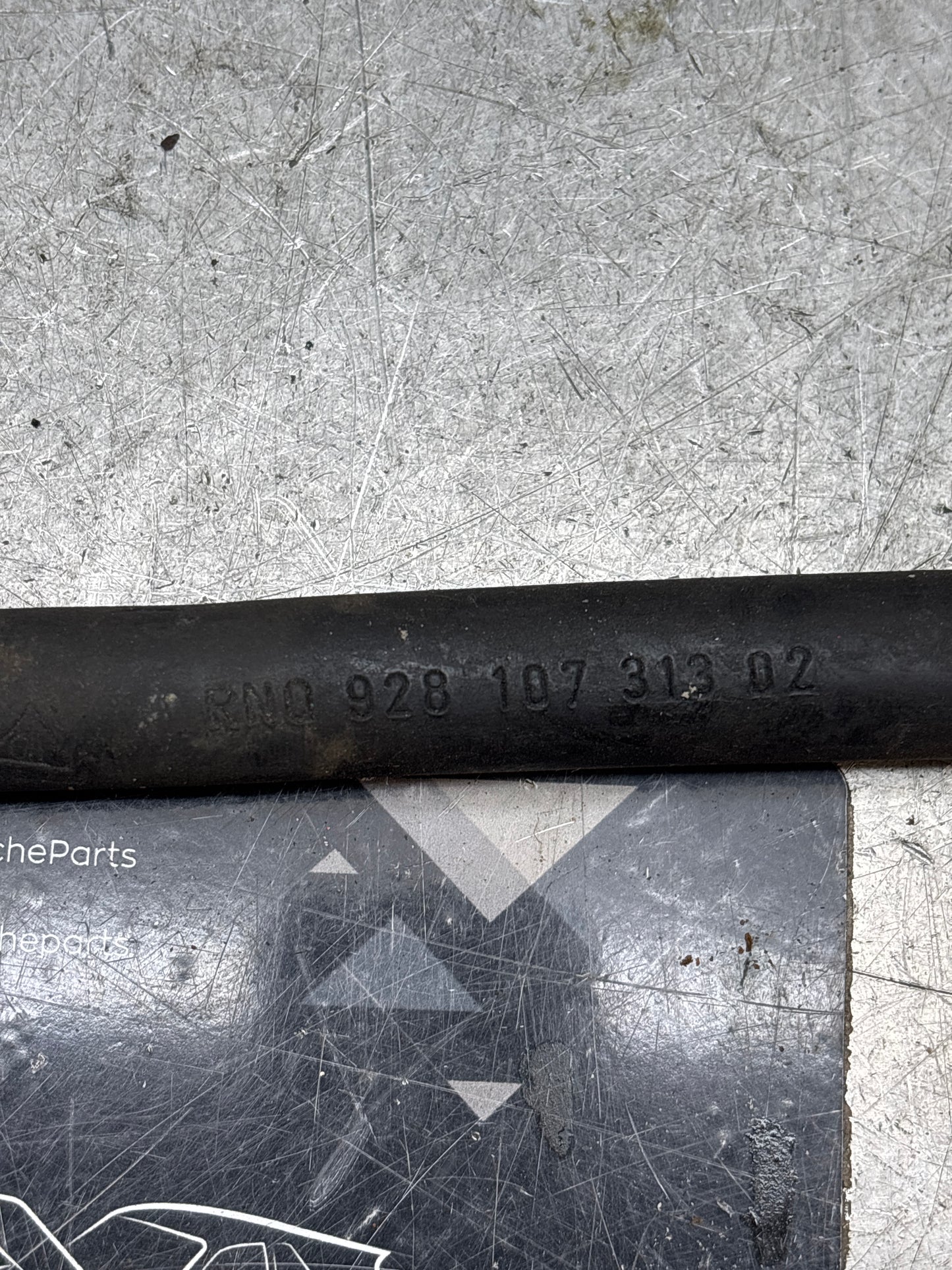 Tubo di sfiato Porsche 928, usato. 92810731302