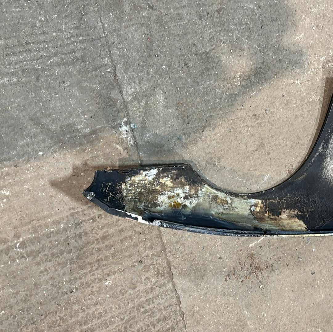 Porsche 944, early front left wing, in need of repair