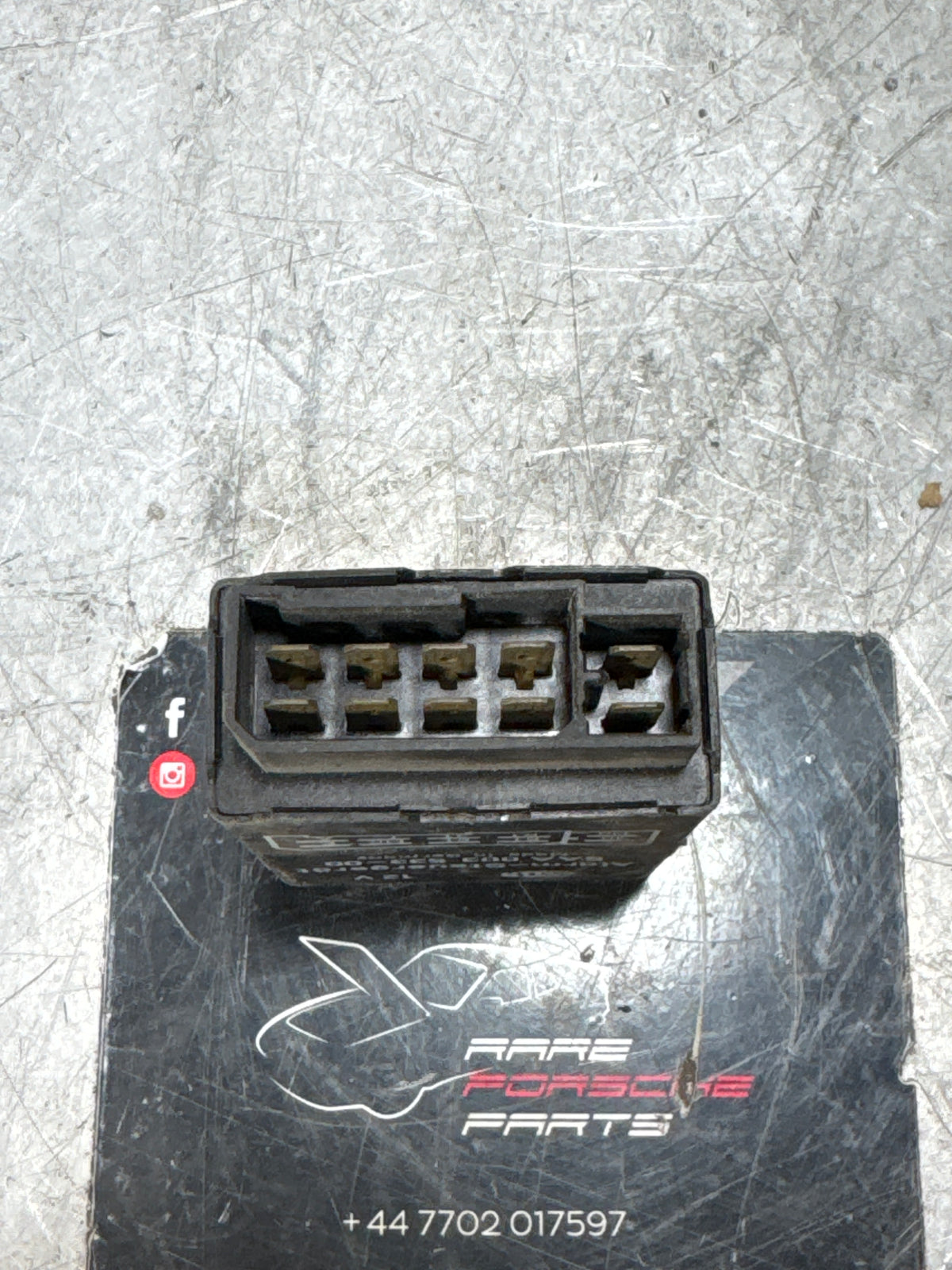 PORSCHE 928 S  ALARM CONTROL. RELAY 5AA00353300