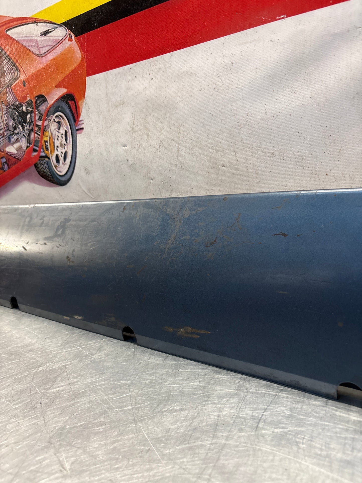 Porsche 928 S4 left sill cover, used 92855908502
