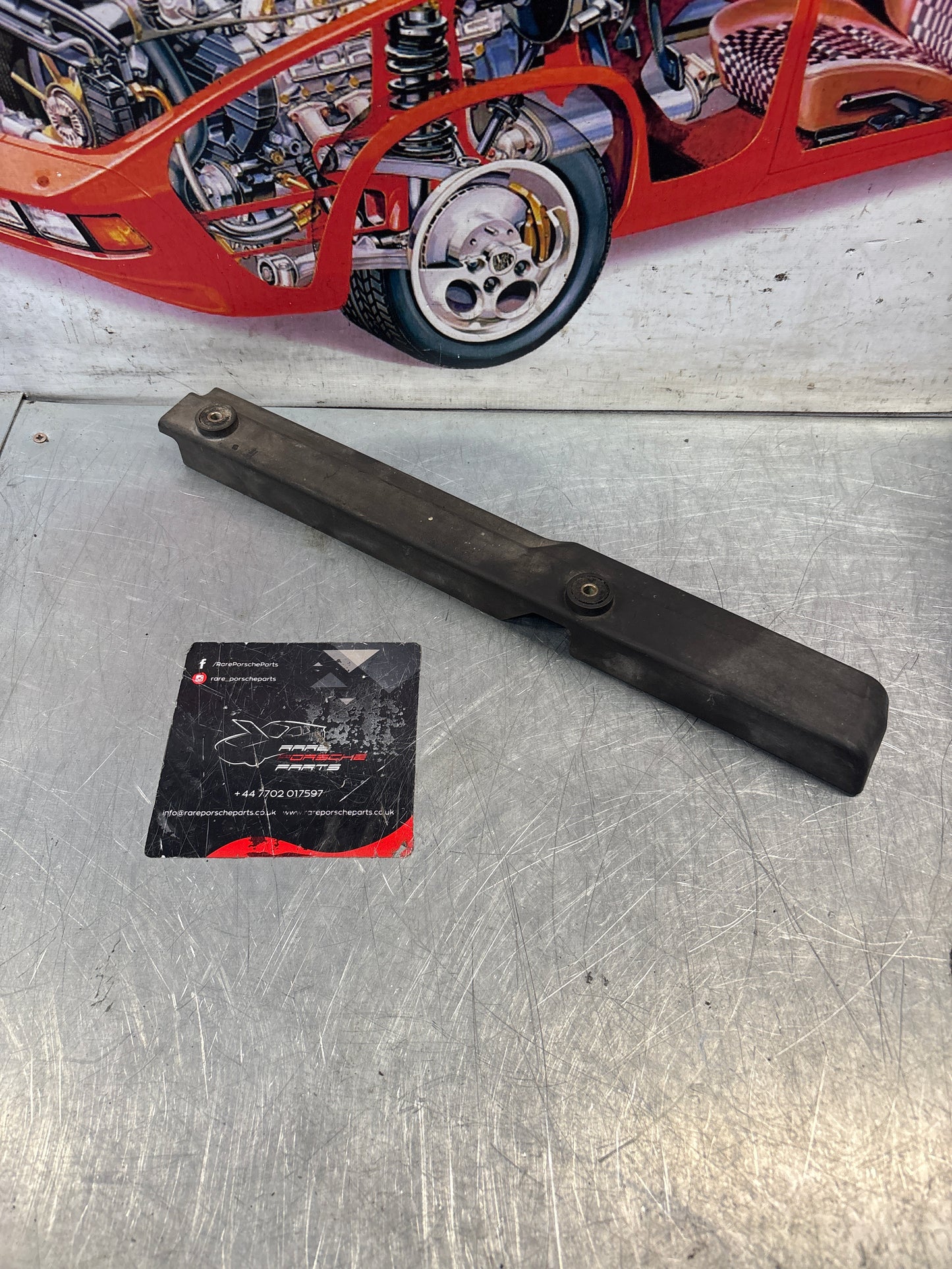 Porsche 928 Injector rail cover, used 92811070901